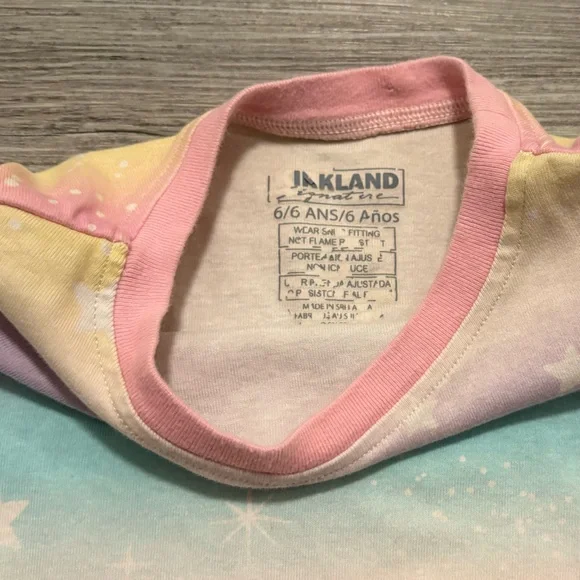 Kids Rainbow Short-sleeves Girl’s Pajama Set
Size 6 - Picture 3 of 7